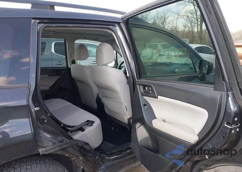 2018 Subaru Forester 2.5I Premium z USA, uszkodzony, nr VIN JF2SJAGC1JH497740